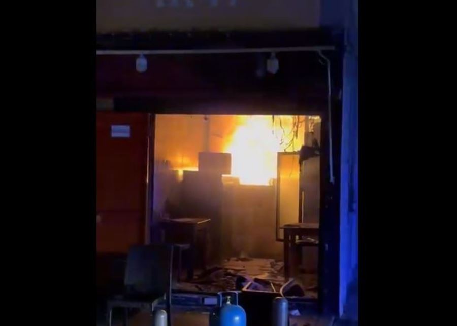 بالفيديو - لعنة حرائق المطاعم تحط في صور